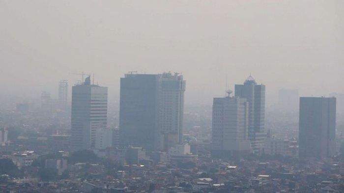 Polusi udara Jakarta yang terlihat dari atas