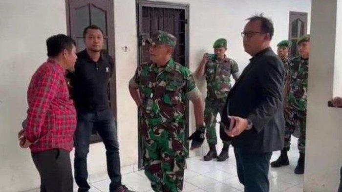 Prajurit TNI Geruduk Mapolrestabes Medan pada Sabtu (5/8/2023) sore.