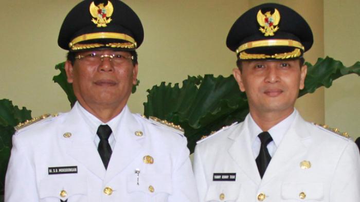 Salihi Mokongan dan Yanni Tuuk saat menjabat Bupati dan Wakil Bupati Bolmong.