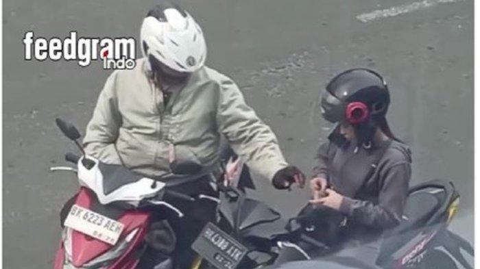 PALAK: Sebuah video memperlihatkan seorang personel polisi di Medan diduga memalak pengendara sepeda motor.