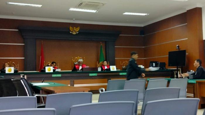 Suasana sidang tuntutan di PN Manado.