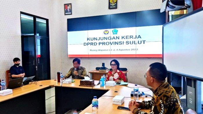 Rektor Unima Prof Dr Deitje Adolfien Katuuk MPd menerima secara langsung Kunjungan Kerja (Kunker) Ketua DPRD Sulut