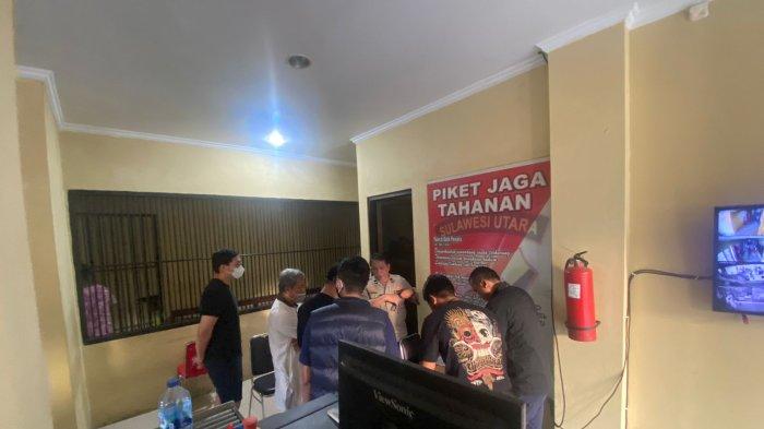 Victor Pandunata dan seorang Notaris bernama Drajat Suriaman dibawa Bareskrim Mabes Polri ke Polda Sulawesi Utara