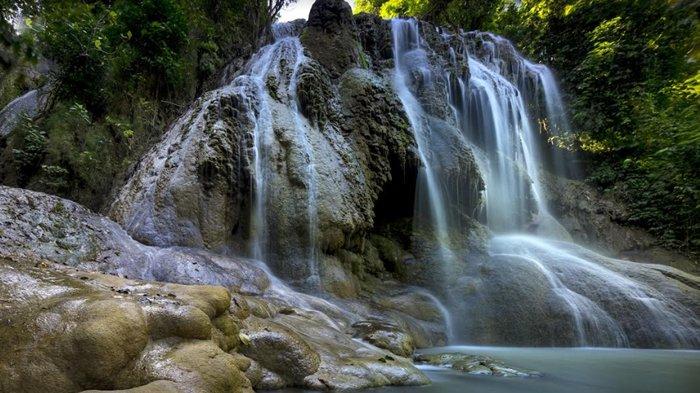 Pantai Pelang di Kabupaten Trenggalek