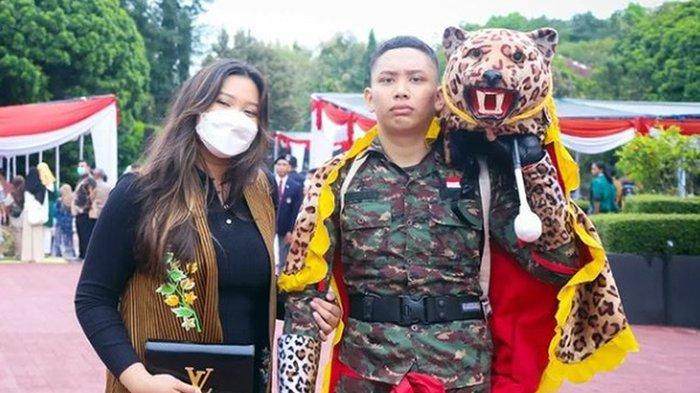 ANAK FERDY SAMBO LULUS AKPOL: Putra mantan Kepala Divisi Profesi dan Pengamanan (Kadiv Propam) Polri Ferdy Sambo, Trisha Eungelica dan Tribrata Putra. (Instagram @ferdysambo_official).