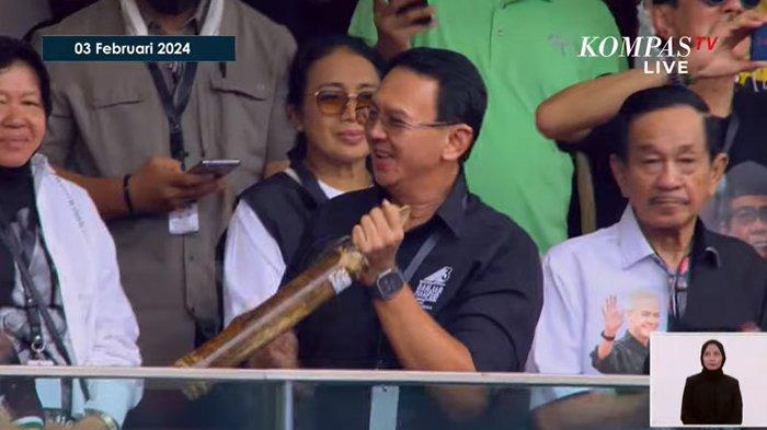 Ahok hadir dalam kampanye bertemakan Konser Salam Metal di GBK, Senayan, Jakarta Pusat, Sabtu (3/2/2024). (Kompas tv)