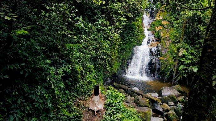 Air terjun yang ada di kawasan Simalem Resort