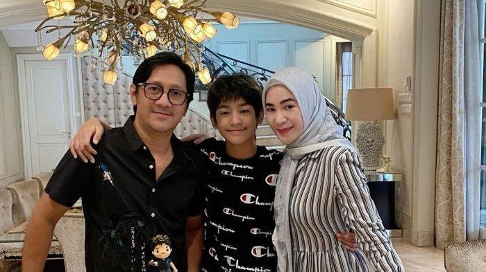 Andre Taulany dan Keluarganya (Istri dan Anak Bernama Kenzy)