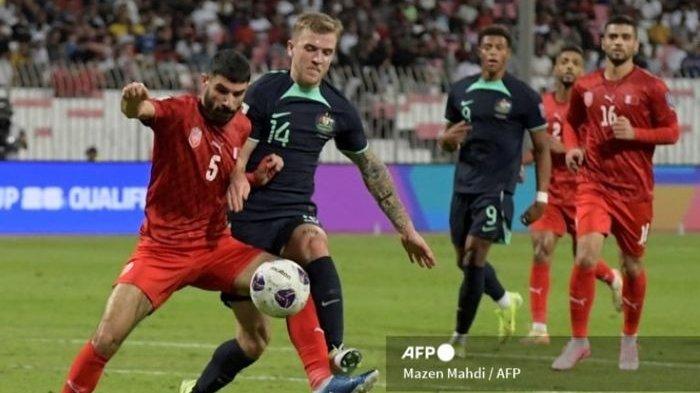 Timnas Bahrain bermain imbang dengan timnas Australia dalam duel Kualifikasi Piala Dunia 2026 di Stadion Nasional Bahrain, Riffa (19/11/2024).