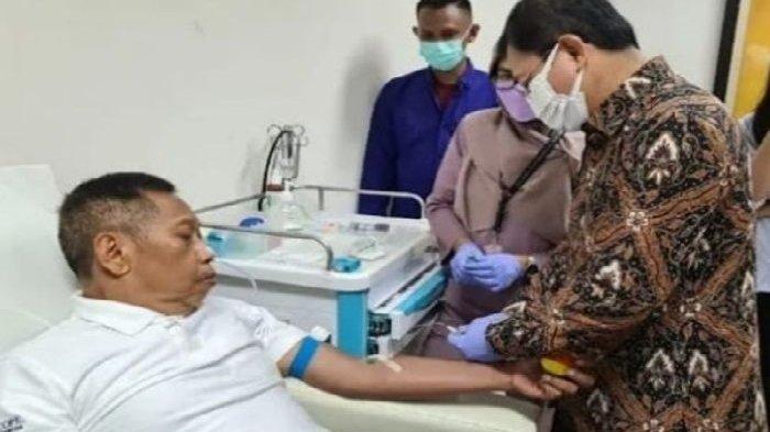 Begini kabar pelawak ini usai alami pendarahan otak. Disuntik Vaksin Nusantara, Tukul Arwana Ditangani Langsung Dokter Terawan, Begini Kondisi Terkininya