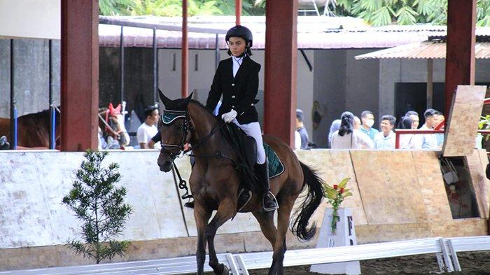Taman wisata edukasi berkuda Binjai Equestrian and Resto (Biestro Indonesia) menggelar kegiatan pertama Biestro Dressage Competition 2022 pada hari Sabtu sampai Minggu, 27-28 Agustus 2022 di Kota Binjai.
