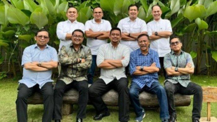 Bobby Nasution menemui pengurus partai Demokrat di Jakarta. Ditemani Ketua DPD Demokrat Sumut Lokot Nasution dan mantan Ketua TKD Prabowo - Gibran, Ade Jona Prasetyo, menantu presiden itu tampak bertemu sejumlah pengurus DPP Demokrat berlangsung pada, Rabu (23/5/2024).