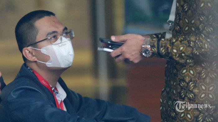 Mantan Komisaris Independen Wijaya Karya (Wika) Beton Dadan Tri Yudianto sebelum menjalani pemeriksaan di Gedung KPK, Jakarta, Rabu (24/5/2023). Dadan yang telah ditetapkan tersangka oleh KPK menjalani pemeriksaan terkait kasus dugaan suap pengurusan perkara di Mahkamah Agung.