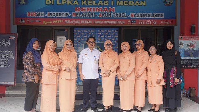 Dharma Wanita Persatuan (DWP) Balai Pengelola Transortasi Darat (BPTD) Sumatera Utara melakukan Kunjungan ke Lembaga Pembinaan Khusus Anak (LPKA) Klas I Kota Medan dalam rangka berbagi kasih sebagai bentuk kepedulian terhadap sesama terutama pada anak-anak (30/01/2024).