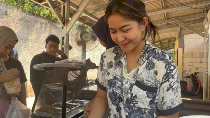 Eriska Nakesya, istri penyanyi rapper Young Lex buka warung sunda
