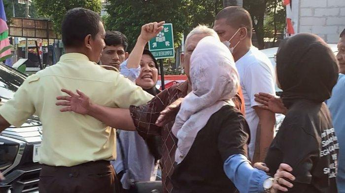 Keluarga Tamara dan keluarga terdakwa Yudha Arfandi terlibat adu mulut usai sidang lanjutan kasus kematian Dante di Pengadilan Negeri Jakarta Timur, Senin (26/8/2024).