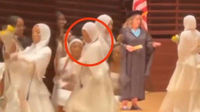 HEBOH Siswa Batal Dapat Ijazah Usai Joget di Depan Kepala Sekolah saat Wisuda, Sudah Diwanti-wanti