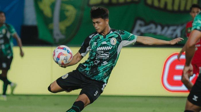 Striker PSS Sleman, Hokky Caraka.