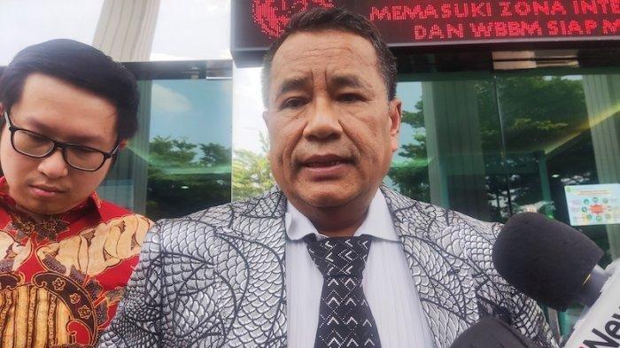 Hotman Paris membantah bahwa Irjen Teddy Minahasa pernah ke pabrik sabu