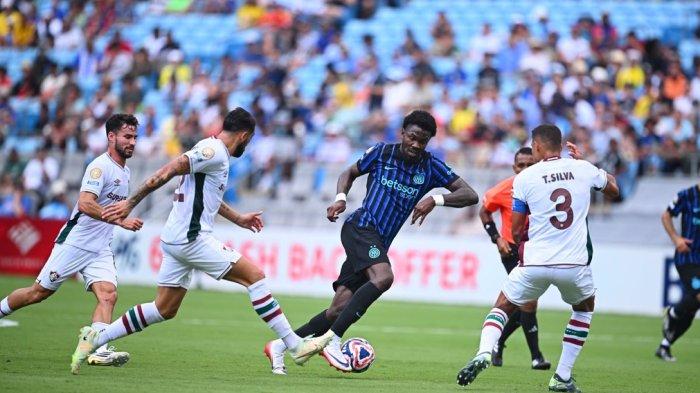 KALAH - Inter Milan secara mengejutkan kalah dari Fluminense di babak 16 besar Piala Dunia Klub 2026. Hasil Piala Dunia Klub antara Inter Milan vs Fluminense yang digelar di Stadion Bank of America berakhir dengan skor 0-2 untuk wakil Brasil.
