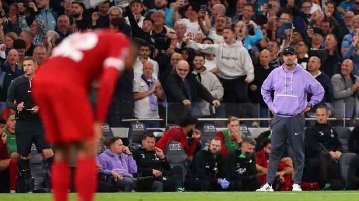 Juergen Klopp, memberikan komentar atas hasil negatif yang diraih timnya di kandang Tottenham Hotspur, Sabtu (30/9/2023). Pelatih Liverpool ini tak terima keputusan wasit yang menurutkan keputusan tak adil sepanjang hidupnya