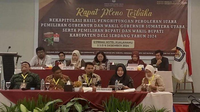 KPU Deli Serdang menggelar rekapitulasi perolehan suara Pilkada di tingkat Kabupaten di D Prima Hotel Batang Kuis, Selasa (3/12/2024).