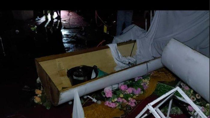 Suasana lokasi pesta ngunduh mantu anak mantan anggota DPRD Langkat, Safril yang berada di Jalan Persatuan, Desa Banyumas, Kecamatan Stabat, Kabupaten Langkat, Sumatera Utara, Rabu (23/8/2023) malam.