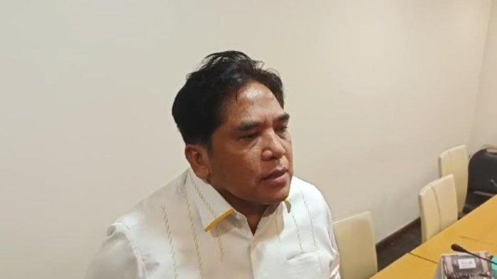 Ketua Komisi E DPRD Sumut, Edi Surahman saat diwawancarai usai Rapat Dengar Pendapat (RDP) di kantor DPRD Sumut, Rabu (3/7/2024).