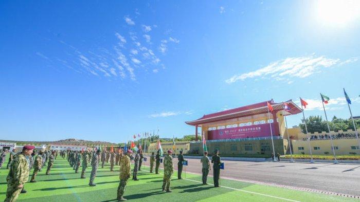 KURSUS MENEMBAK: Kompetisi Sniper Internasional 'Sharp Blade-2023' dimulai di pangkalan pelatihan Pasukan PAP Tiongkok di Urumqi, Xinjiang, pada 12 Juli 2023. (An Xiaohui)