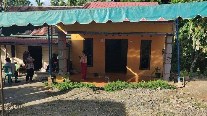 Kondisi lokasi kejadian meninggalnya Roida Sagala yang ditemukan tewas dengan kondisi kaki dan tangan terikat di Desa Silumboyah Kecamatan Siempat Nempu Hulu Kabupaten Dairi, Minggu (8/12/2024).