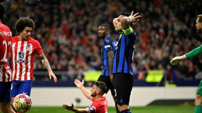 Reaksi Lautaro Martinez dalam pertandingan Liga Champions antara Atletico Madrid vs Inter Milan di Metropolitano Stadium (13/3/2024).