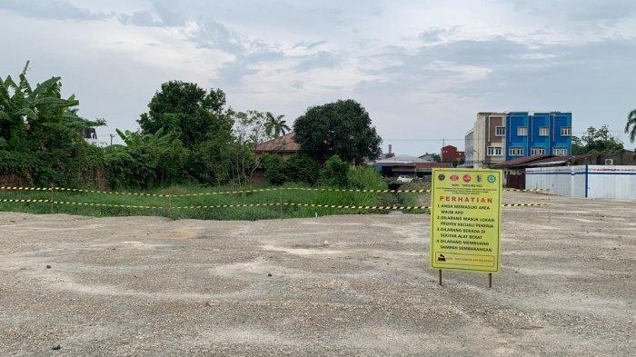 Lokasi proyek Kereta Api Medan Jalan Setia Luhur, Kecamatan Medan Helvetia, tempat seorang bocah kelas 4 SD tewas tenggelam di galian proyek, Kamis (25/4/2024).