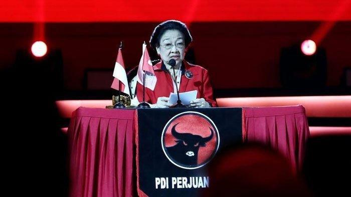 MOMEN Megawati Pidato Berapi-api di Rakernas PDIP, Lalu Nangis Ucapkan Terima Kasih Untuk yang Setia