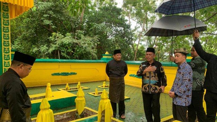 Menteri Besar Johor, Yang Amat Berhormat (YAB) Dato' Onn Hafiz Ghazi kunjungi sejumlah destinasi di Pulau Penyengat.