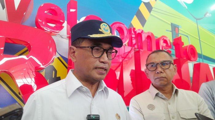 Menteri Perhubungan RI Budi Karya Sumadi meninjau Terminal Tipe A Amplas di Jalan Panglima Denai, Kota Medan, Jumat (28/6/2024). Usai meninjau, Menteri Budi Karya mengatakan Terminal Amplas termasuk yang terbaik di Indonesia.