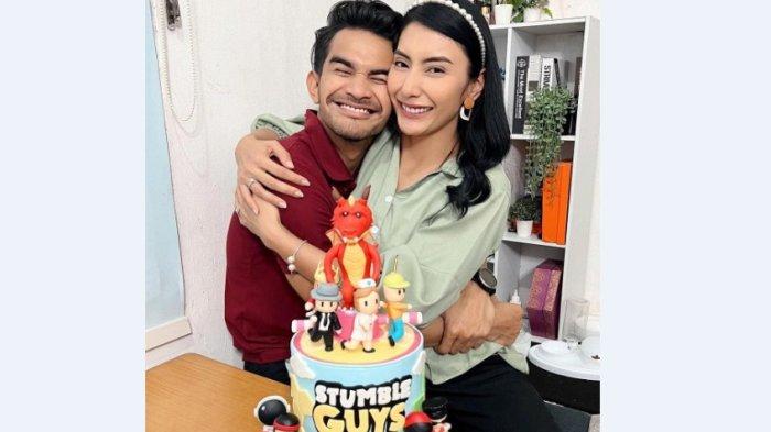 Momen Tyas Mirasih rayakan ulang tahun sang kekasih, Tengku Tezi.