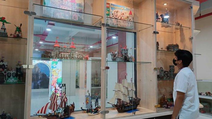 Museum Lego di Medan, Raz Museum and Gallery, di Jalan Dr Mansyur No. 164