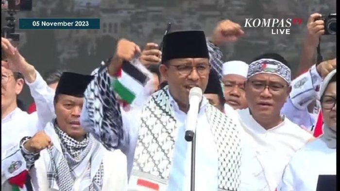 Bakal calon presiden (capres) Koalisi Perubahan Anies Baswedan nampak emosional ketika menyampaikan pesannya untuk kemerdekaan Palestina. Momen itu terjadi saat Anies berpidato dalam gelaran aksi bela Palestina di Monas, Jakarta, Minggu (5/11/2023). (Kompas TV)
