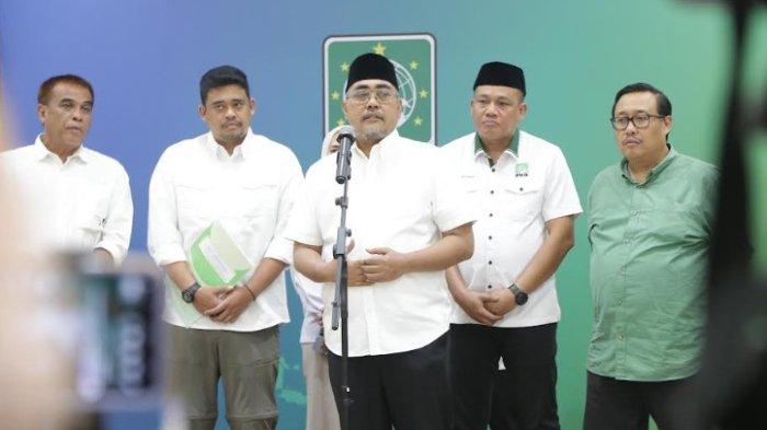 PKB memberikan rekomendasi calon Gubernur Sumut kepada menantu presiden Jokowi di DPP PKB, Kamis (4/7/2024). Rekomendasi itu diserahkan oleh Wakil Ketua Umum PKB, Jazilul Fawaid.