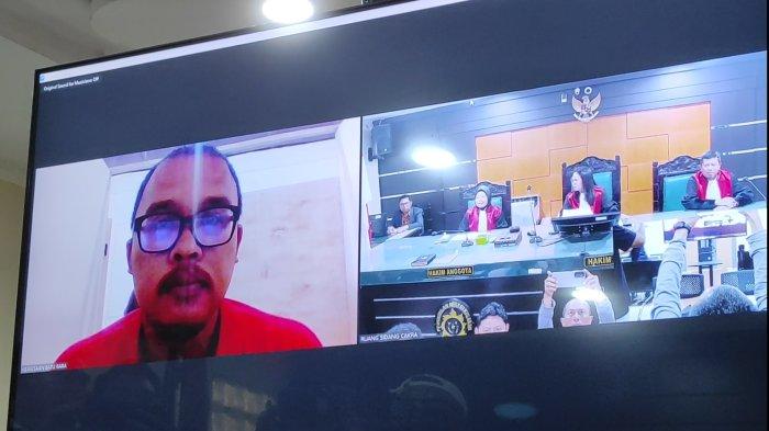 Palti Hutabarat menjalani sidang dakwaan di Pengadilan Negeri (PN) Kisaran, Kamis (25/4/2024). Palti didampingi penasihat hukum dari tim Hukum TKN Ganjar-Mahfud.
