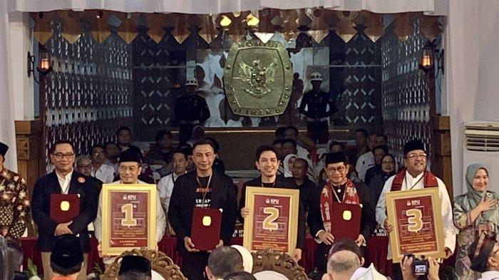 Pasangan Calon Pramono-Rano unggul tipis dari lawannya Ridwan Kamil-Suswono dan Dharma Pongrekun dan Kun Wardana.