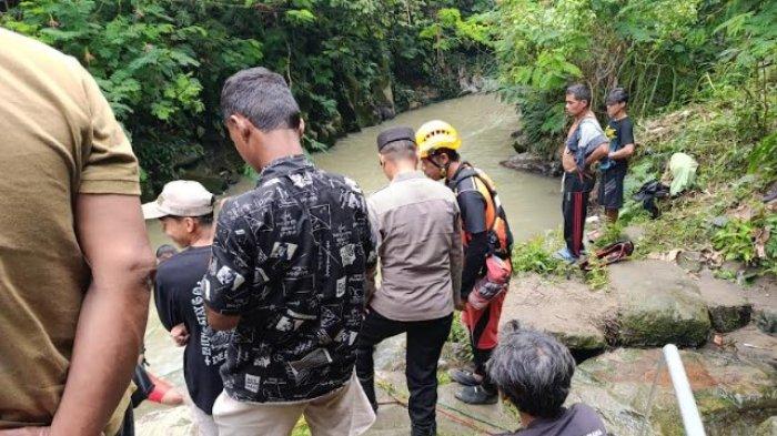 Penemuan jasad VD, bocah 7 tahun yang sebelumnya dikabarkan hanyut di Sungai Lae Simbelin Kecamatan Siempat Nempu Kabupaten Dairi, Selasa (24/9/2024).