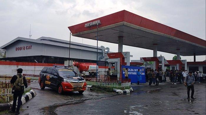 Pengoplosan BBM ini terjadi di Terminal SPBU Nagalan 14.201.135 di Jalan Flamboyan Raya, kelurahan Tanjung Selamat, Kecamatan Medan Tuntungan