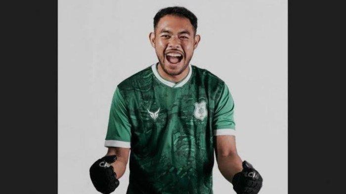 Penjaga gawang baru PSMS Medan, Adixi Lenzivio. Kiper Arema FC ini dipinjamkan ke PSMS Medan untuk mengarungi Liga 2 Indonesia