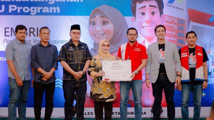 PENANDATANGANAN Nota Kesepahaman (Memo of Understanding/MOU) antara PT Pertamina Patra Niaga Regional Sumbagut dan Pemerintah Kabupaten (Pemkab) Labuhanbatu dsebagai mitra Program Embrio, di Rantauprapat, Labuhanbatu, Jumat (20/9/2024).