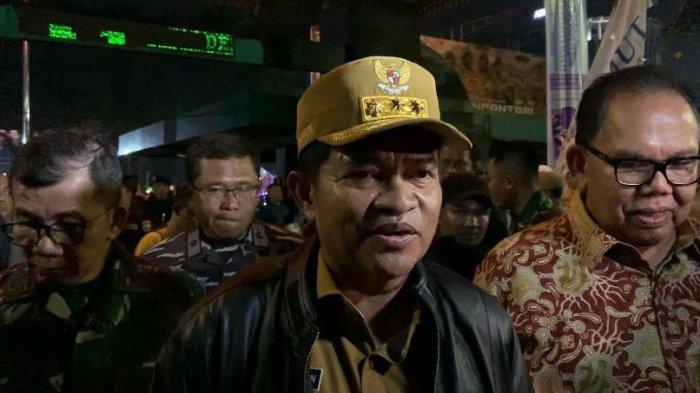 Pj Gubernur Sumatera Utara, Hassanudin saat menyampaikan keterangannya terkait pengungsi Rohingya yang mendarat di di Pantai Mercusuar, Desa Kwala Besar, Labuhan Deli, Kabupaten Deliserdang, Minggu (31/12/2023).