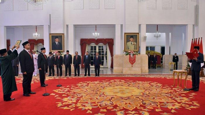 Presiden Jokowi lantik Menpora Dito Ariotedjo di Istana Negara, Jakarta, Senin (03/04/2023). (Humas Setkab/Agung)
