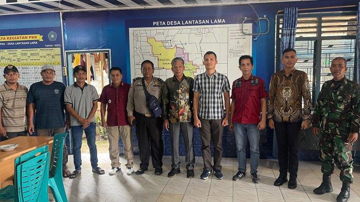 Program Desa Binaan Imigrasi diinisiasi oleh Direktorat Intelijen Keimigrasian Direktorat Jenderal Imigrasi dalam rangka menanggulangi permasalahan keimigrasian, tindak pidana perdagangan orang dan kejahatan antar negara lainnya.