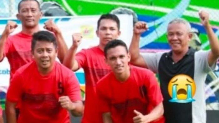 KORBAN KECELAKAAN: Rahim Syah (kanan pertama) saat berfoto dengan kerabatnya. Foto ini diunggah oleh salahsatu akun Facebook Ari Anto, Selasa (8/4/2025).