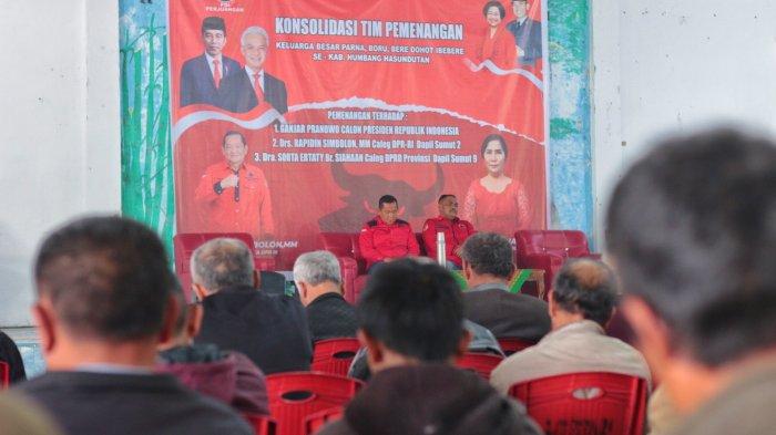 Ketua DPD PDI Perjuangan  Sumut Rapidin Simbolon konsolidasi bersama Paguyuban Marga Parna di Kota Daging Kuda Humbahas, Dolokg Sanggul, Kamis (24/8/2023)